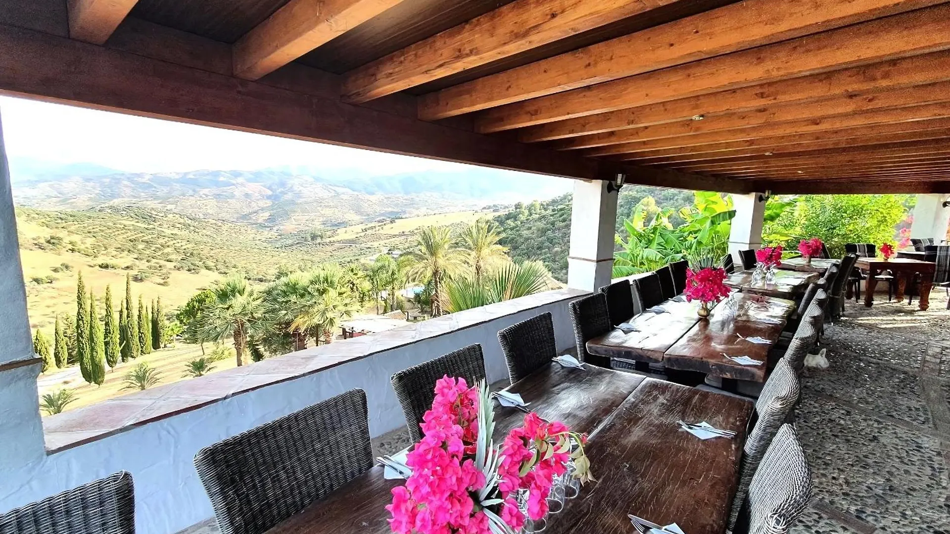 Castle Tower Ground Floor Apartment In Rural Holiday Park 'Cezanne' Tolox