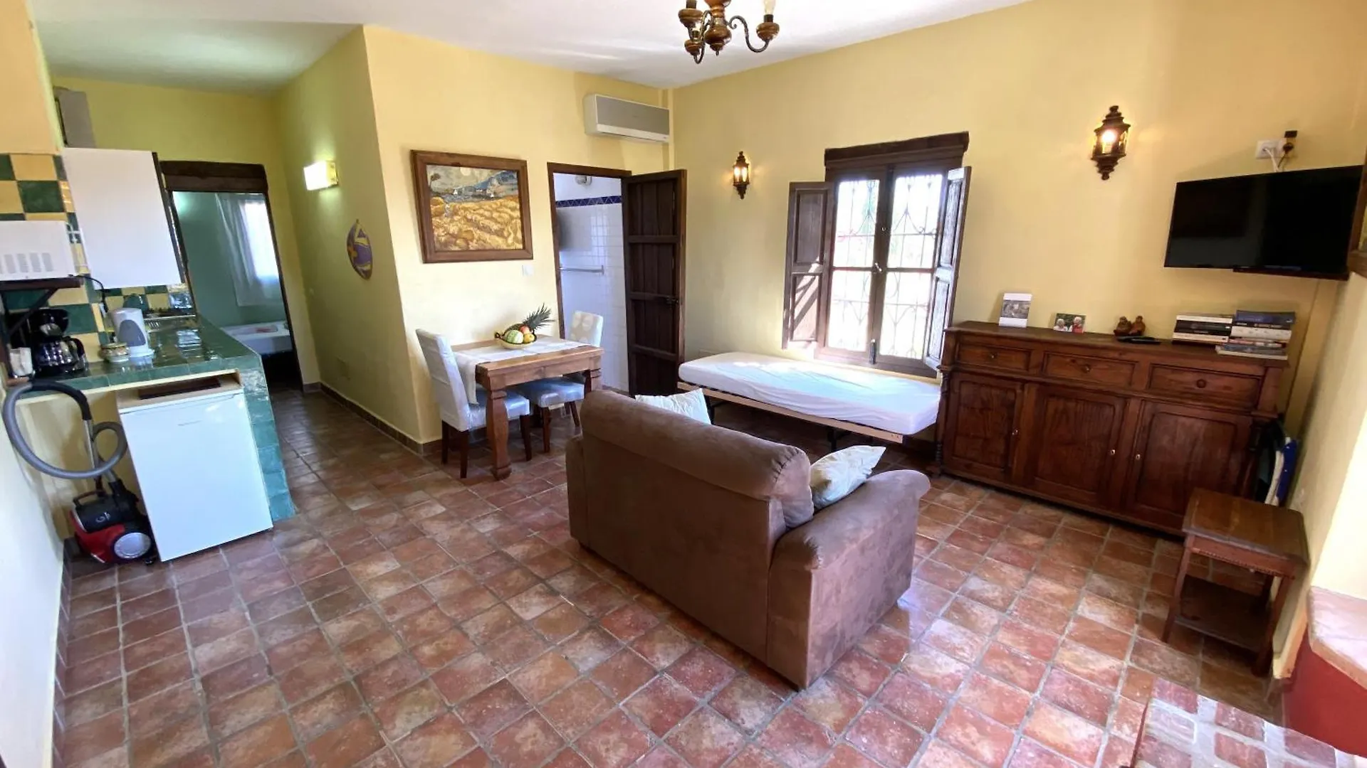 Castle Tower Ground Floor Apartment In Rural Holiday Park 'Cezanne' Tolox
