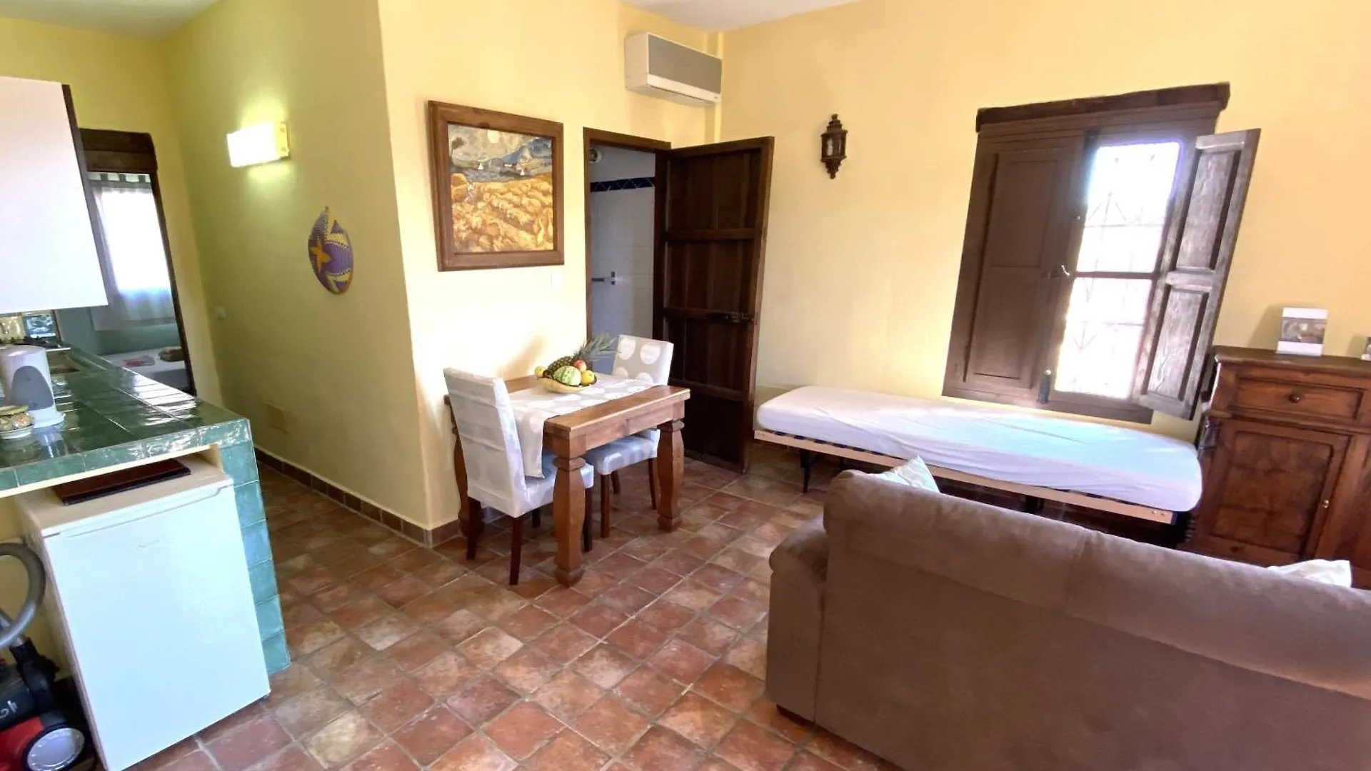 Castle Tower Ground Floor Apartment In Rural Holiday Park 'Cezanne' Tolox