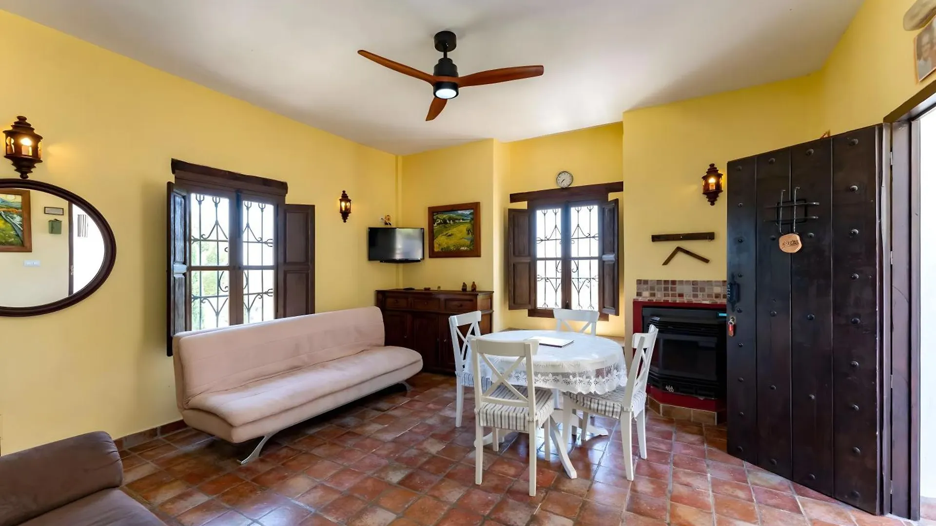 Castle Tower Ground Floor Apartment In Rural Holiday Park 'Cezanne' Tolox