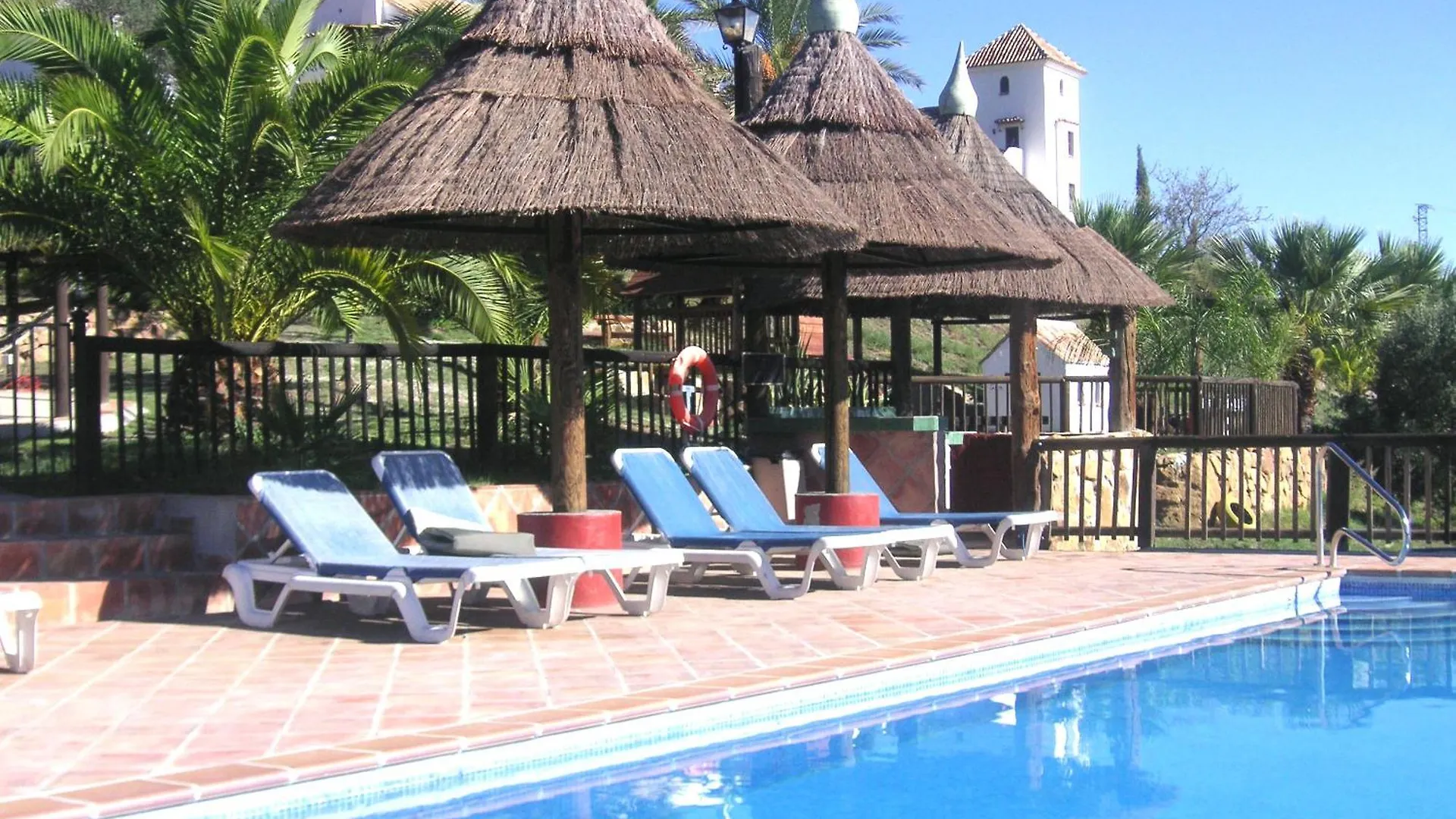 Castle Tower Ground Floor Apartment In Rural Holiday Park 'Cezanne' Tolox Spain